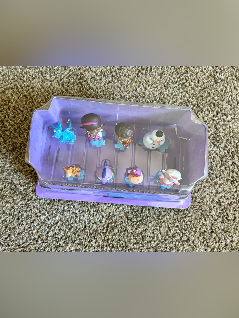 Disney Deluxe Doc McStuffins Figurine Playset - Picture 2 of 3